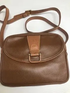 ブラウンレザーフラップバッグ