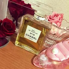 CHANEL N°19 EAU DE PARFUM