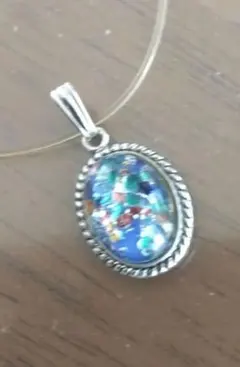 オパール風多色ペンダントネックレス