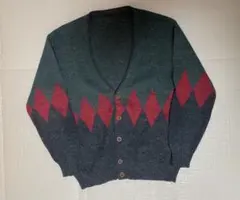 緑と赤のダイヤモンドパターン カーディガン