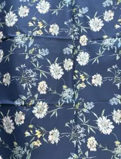 YUWA生地 花柄生地　ネイビー色　108×50cm