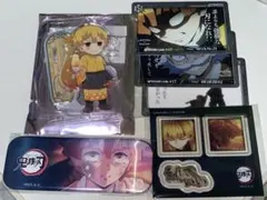 鬼滅の刃　ダイニング　カフェ　アクスタ　缶バッジ　ステッカー　我妻善逸