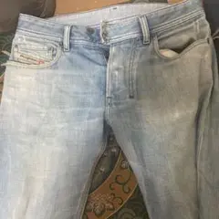 Diesel ライトブルーデニム ジッパーポケット付き