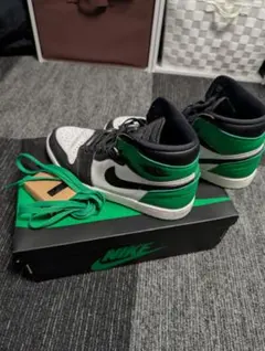 グリーン スニーカー