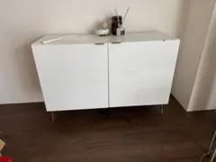 IKEA BESTÅ ベストー カスタムキャビネット 白×ゴールドのサムネイル