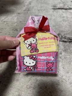 ハローキティ ハンカチティッシュ3点セットお値下げ中です。