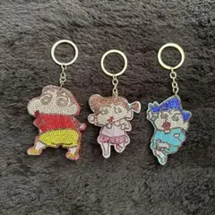 【クレヨンしんちゃん】キラキラキーホルダー
