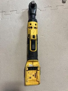 DEWALT 電動ラチェット 10.8ボルトDCF503本体のみ - メルカリ