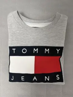TOMMY JEANS グレー トレーナー