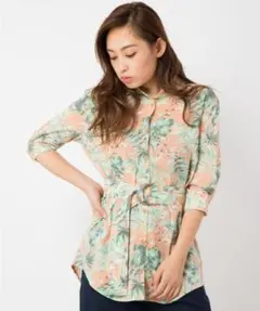 セシルマクビー リーフプリントチュニックシャツ