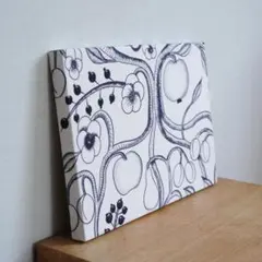 ファブリックパネル 北欧 パラティッシ 白黒 30×30cm Kuovi - メルカリ