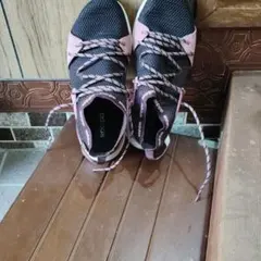 adidas スニーカー ブラック ピンクのサムネイル