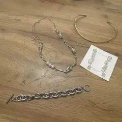 パールとメタルのアクセサリーセット
