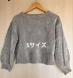 GU Sサイズ　レディース　ニット　薄いグレー