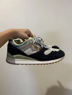 KARHU ネイビー アイボリー スニーカー
