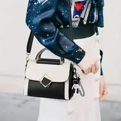 訳あり✨上品ホワイト×ブラック 2WAYミニバッグ✨ゴールド金具映え♡エレガント