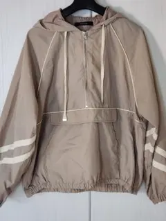 値下げ中！ベージュ フード付き ジャンパー