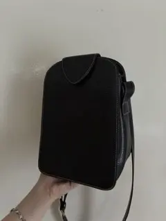 LOEWEブラック レザー ショルダーバッグのサムネイル