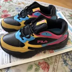 優里✕FILA コラボ♥ブラック/オレンジ スニーカー - メルカリ