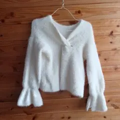 ホワイト フレアスリーブ ニット