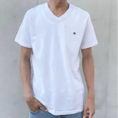 【新品未使用】TOMMY HILFIGER トミーヒルフィガー　VネックTシャツ
