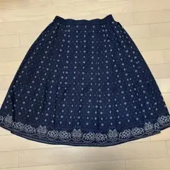 a.v.v スカート　紺色　Mサイズのサムネイル