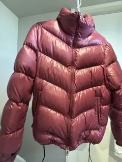 バーガンディ ダウンジャケット