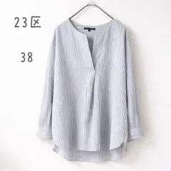 洗える 23区 美品 ウォールプリントブラウス フレンチスリーブ 総柄 2024 洗える 23区 美品 ウォールプリントブラウス フレンチスリーブ 総柄