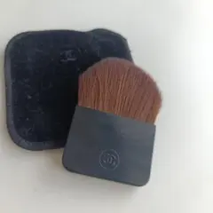 CHANEL チークブラシ 専用ケース付き