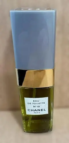 ☆CHANEL Eau de Toilette N°19残量9割