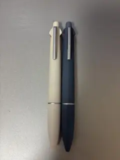 新品ジェットストリームライト４&１ メローホワイト　スチールブルー　おまけ付き。