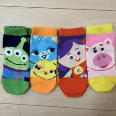 ディズニー　トイストーリー　靴下　大人用　4足セット