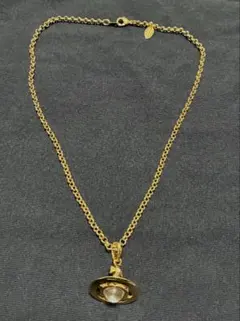 ヴィヴィアンウエストウッド　オーブネックレスペンダントカラフルストーン　ゴールド