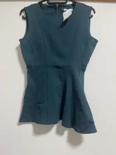 【新品未使用】 H&M タグ付き　ペプラム　トップス　グリーン