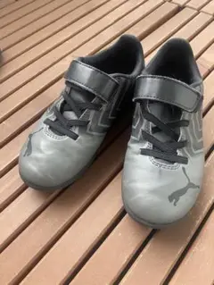 Puma サッカーシューズ グレー　19cm