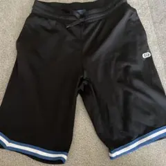 GAP ハーフパンツ 黒 ストライプ付き　サッカー　練習着