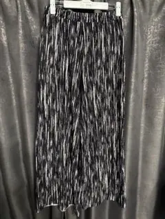 しまむら Lutique ルティーク プリーツ ワイドパンツ ブラック