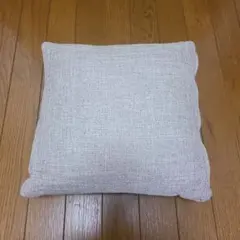 ベージュのクッション