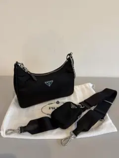 PRADA ショルダーバッグ　Re-Edition 2005 Re-Nylonのサムネイル