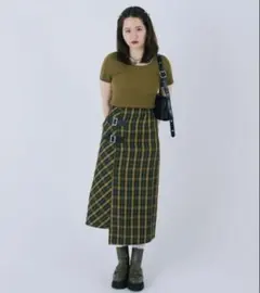 TINA:JOJUN ラップ風チェック柄スカートのサムネイル