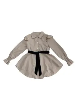 ベルト付きベージュ長袖シャツ