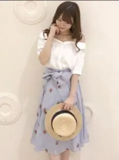 tittty&co.花柄刺繍　ウエストリボンスカート