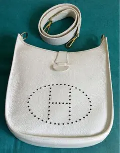 美品‼️HIGH CLASSハイクラス★ショルダーバッグ★Hロゴ★ホワイト