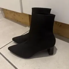 美品　試し履きのみ　GU ポインテッドニットブーツ ソックスブーツ　黒　Lサイズ