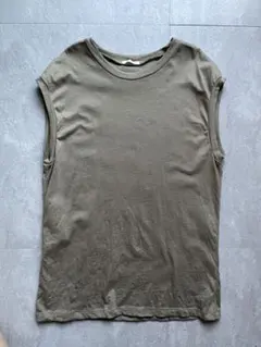 GU ノースリーブカットソーMカーキ