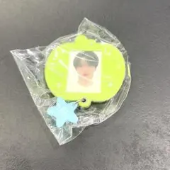 ジンユー VAYONN photoism 限定 缶バッジ 証明写真 アクキー - メルカリ