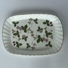 Wedgwood Wild Strawberry 皿