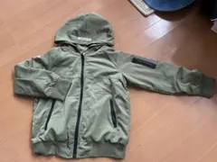 キッズ　ジャンパー　フード付きジャケット　アウター