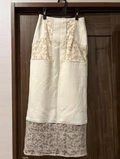 LILY BROWN 刺繍レースタイトスカート