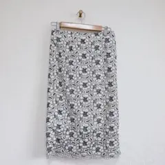 Loungedress タイトスカート 花柄レース ホワイト ネイビーのサムネイル